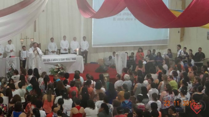 Cerco de Jericó atrai milhares de fiéis em Caarapó.