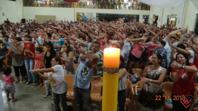 Cerco de Jericó atrai milhares de fiéis em Caarapó.