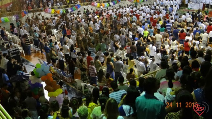 Cerco de Jericó atrai milhares de fiéis em Caarapó.