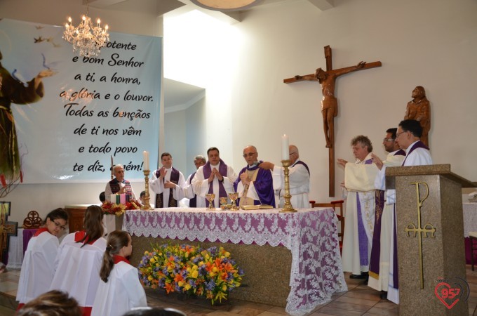 Dom Redovino celebra missa inaugural da paróquia São Francisco