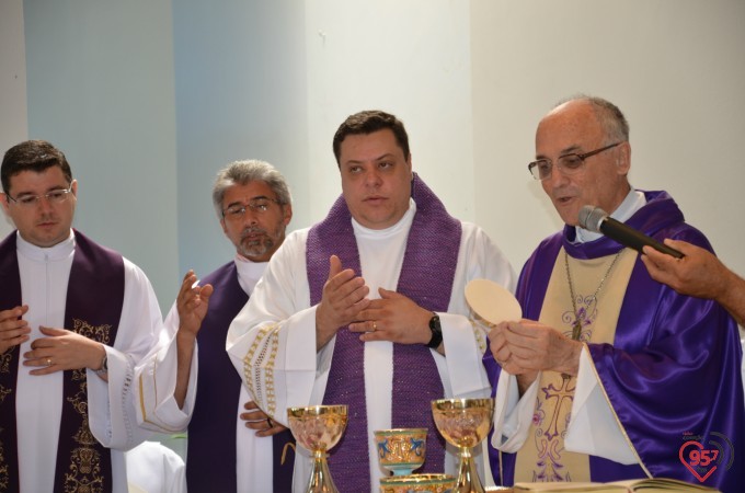 Dom Redovino celebra missa inaugural da paróquia São Francisco