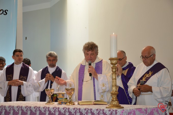 Dom Redovino celebra missa inaugural da paróquia São Francisco