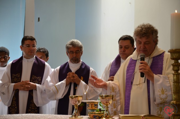 Dom Redovino celebra missa inaugural da paróquia São Francisco