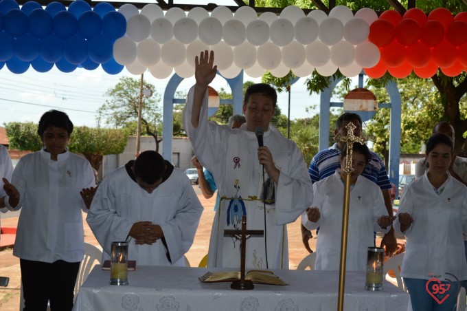 Frei Eterson celebra missa caacupê na praça paraguaia