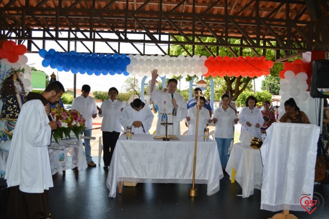 Frei Eterson celebra missa caacupê na praça paraguaia