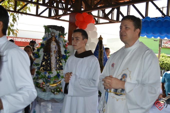 Frei Eterson celebra missa caacupê na praça paraguaia