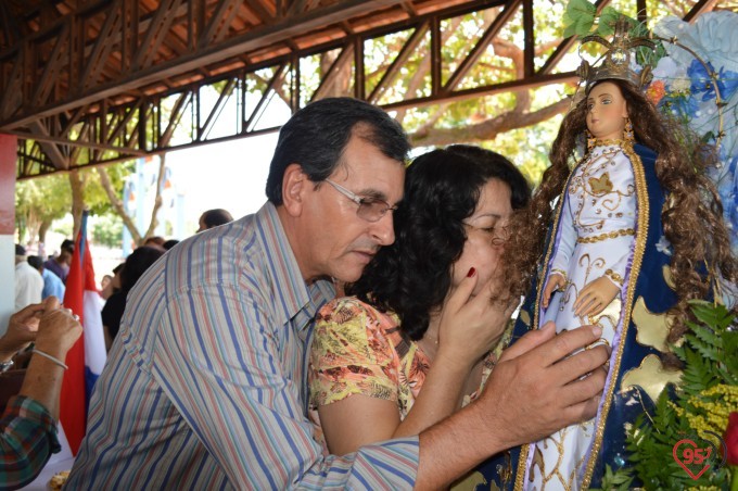 Frei Eterson celebra missa caacupê na praça paraguaia