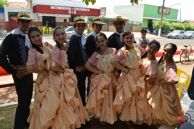 Frei Eterson celebra missa caacupê na praça paraguaia