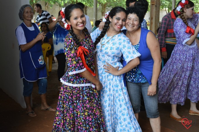 Frei Eterson celebra missa caacupê na praça paraguaia