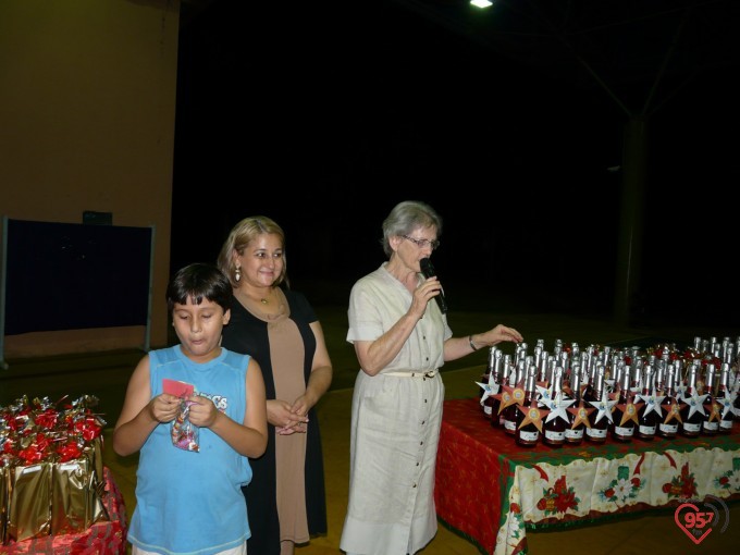 Escola Imaculada Conceição fecha 2013 com noite de confraternização