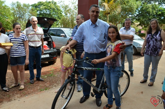 Missa dos 10 anos do Coral Santa Clara e entrega de presentes as crianças