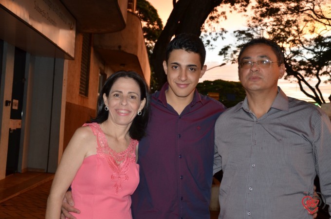Cintia Sanabria e Guilherme Marchiolli se casam na capela Santa Clara