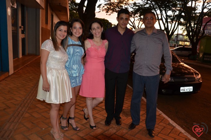 Cintia Sanabria e Guilherme Marchiolli se casam na capela Santa Clara