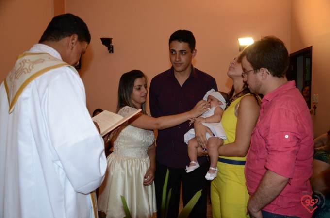 Cintia Sanabria e Guilherme Marchiolli se casam na capela Santa Clara