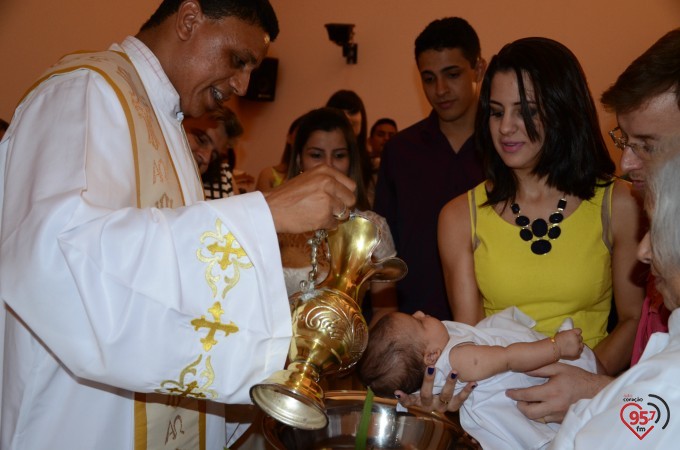 Cintia Sanabria e Guilherme Marchiolli se casam na capela Santa Clara