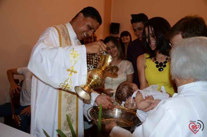 Cintia Sanabria e Guilherme Marchiolli se casam na capela Santa Clara