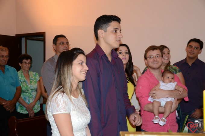 Cintia Sanabria e Guilherme Marchiolli se casam na capela Santa Clara
