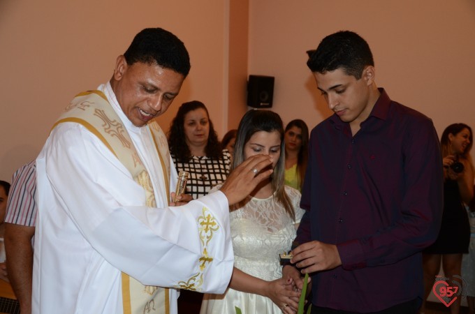 Cintia Sanabria e Guilherme Marchiolli se casam na capela Santa Clara