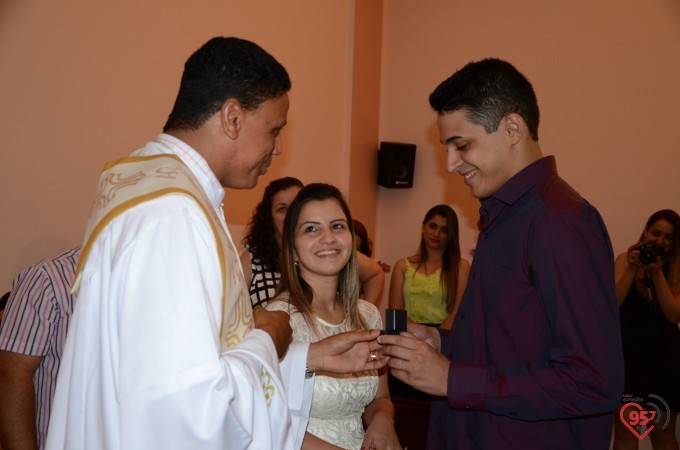 Cintia Sanabria e Guilherme Marchiolli se casam na capela Santa Clara
