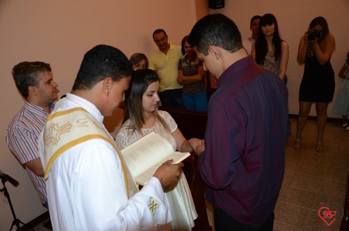 Cintia Sanabria e Guilherme Marchiolli se casam na capela Santa Clara