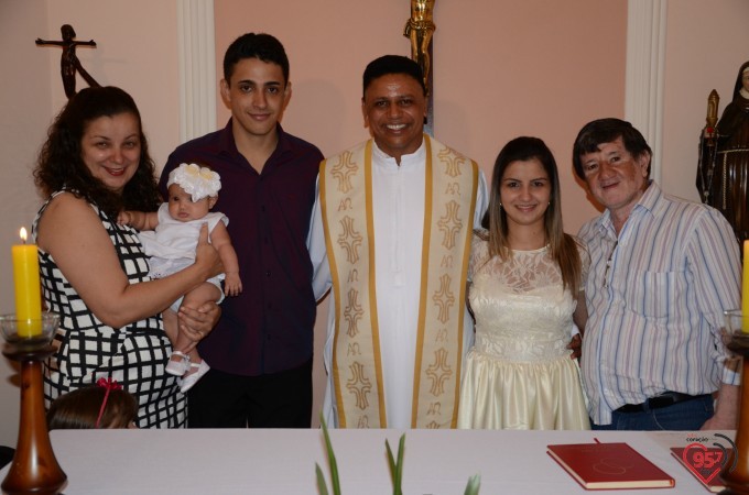 Cintia Sanabria e Guilherme Marchiolli se casam na capela Santa Clara