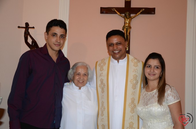 Cintia Sanabria e Guilherme Marchiolli se casam na capela Santa Clara
