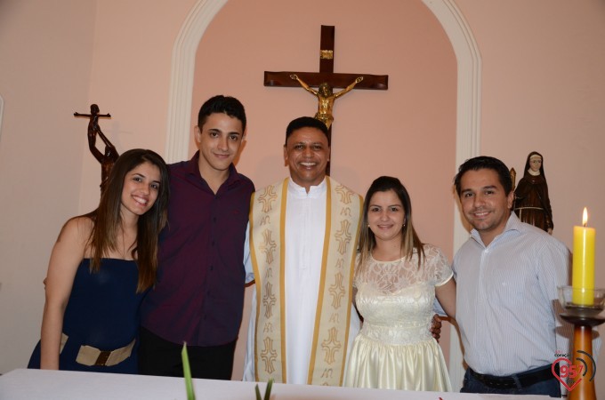 Cintia Sanabria e Guilherme Marchiolli se casam na capela Santa Clara