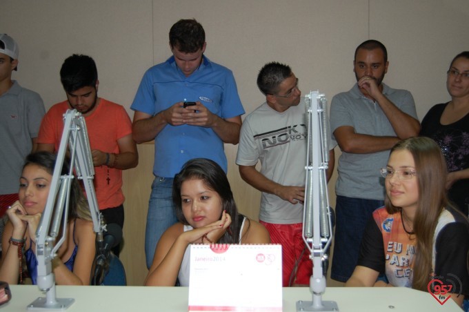 Jovens do quinto acampamento juvenil dão testemunhos na Rádio Coração