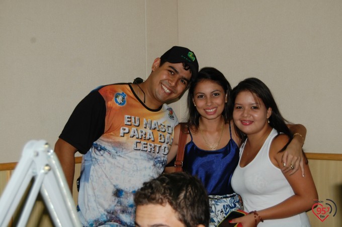 Jovens do quinto acampamento juvenil dão testemunhos na Rádio Coração