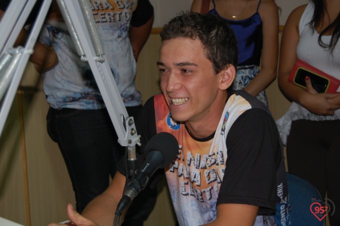 Jovens do quinto acampamento juvenil dão testemunhos na Rádio Coração