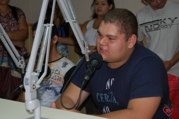 Jovens do quinto acampamento juvenil dão testemunhos na Rádio Coração