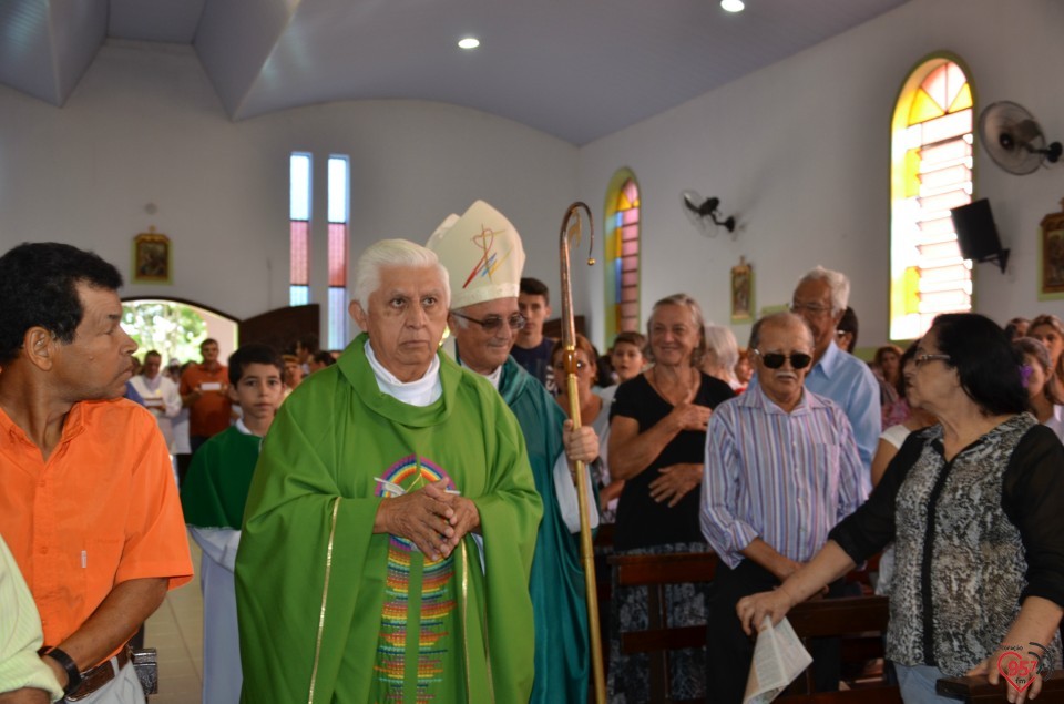 Pe. Guilherme é empossado como pároco em Indápolis