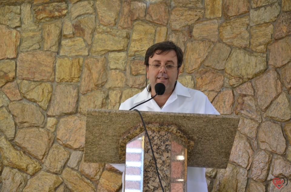 Pe. Guilherme é empossado como pároco em Indápolis