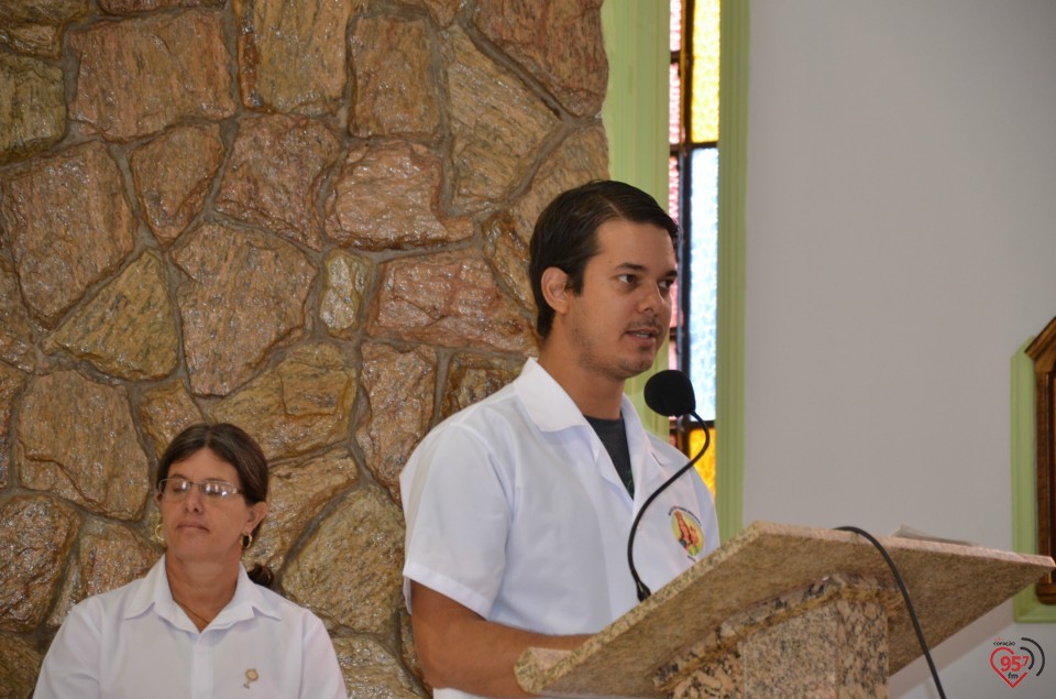 Pe. Guilherme é empossado como pároco em Indápolis