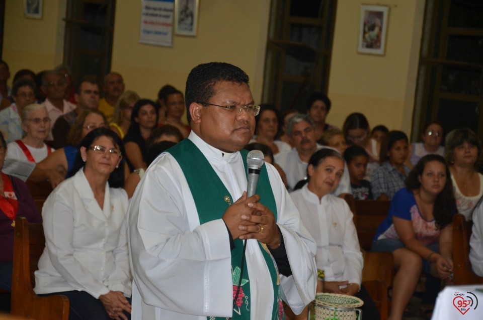 Pe. Wilibrodus toma posse na paróquia N.S. Aparecida