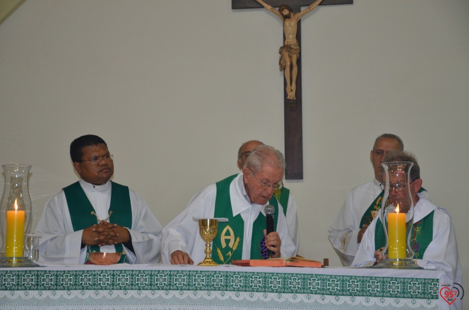 Pe. Wilibrodus toma posse na paróquia N.S. Aparecida