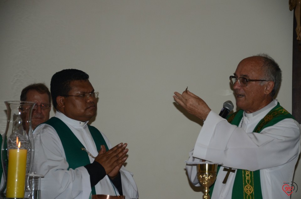 Pe. Wilibrodus toma posse na paróquia N.S. Aparecida
