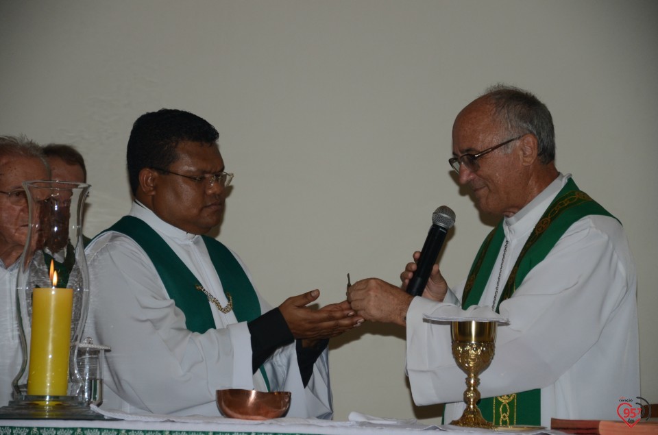 Pe. Wilibrodus toma posse na paróquia N.S. Aparecida