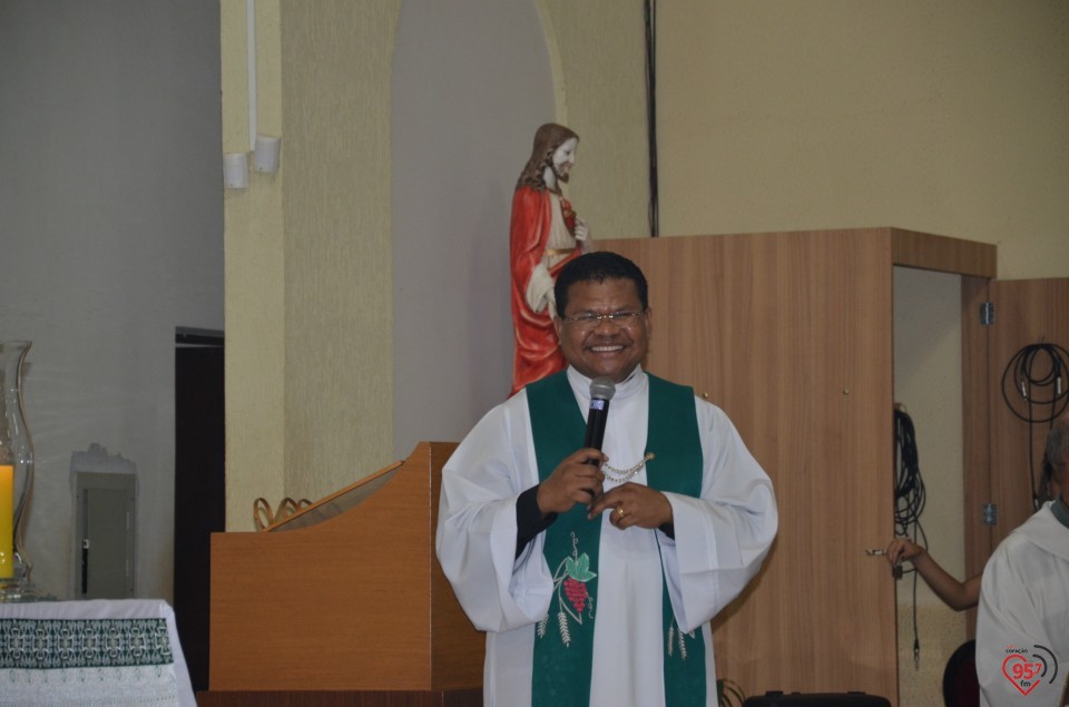 Pe. Wilibrodus toma posse na paróquia N.S. Aparecida