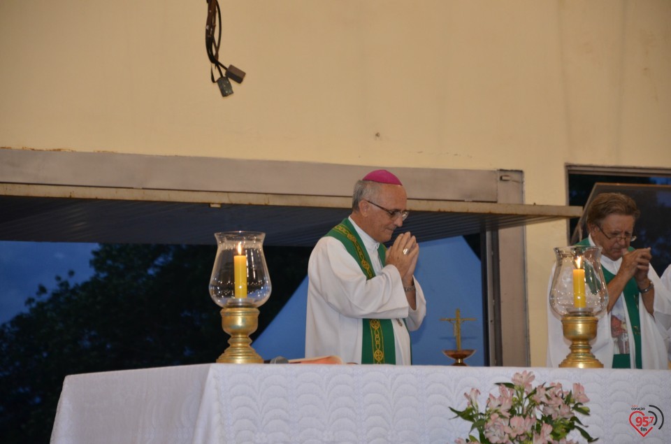 Dom Redovino celebra missa de encerramento do 25° carnaval com Cristo