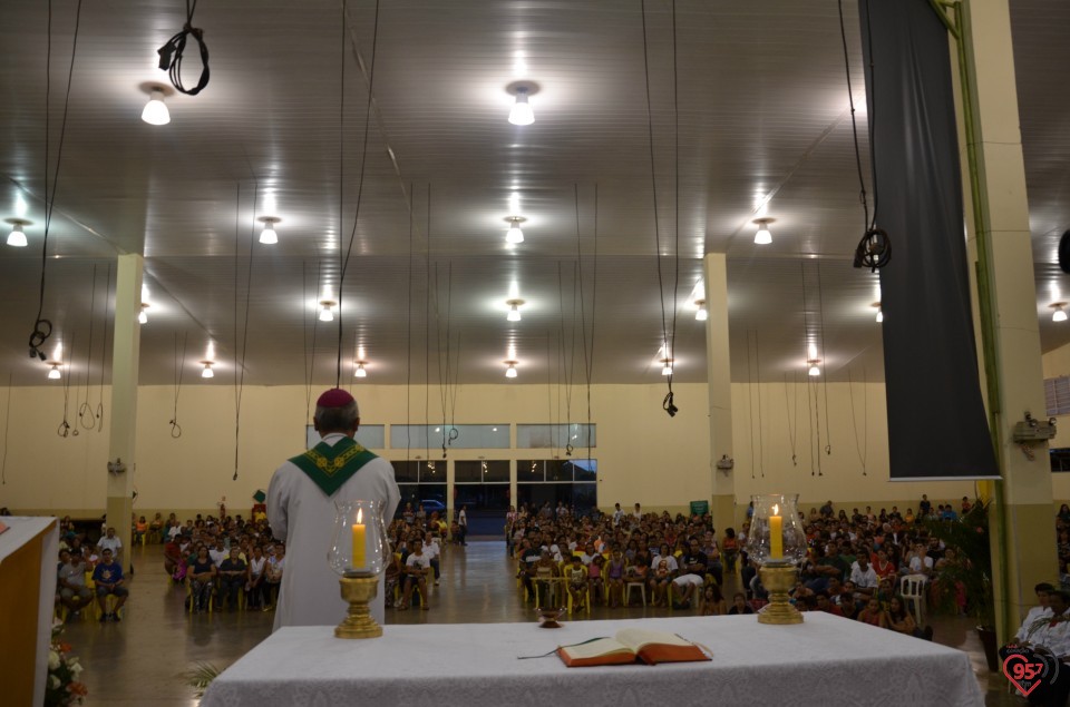 Dom Redovino celebra missa de encerramento do 25° carnaval com Cristo
