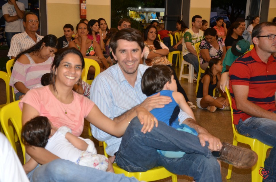 Dom Redovino celebra missa de encerramento do 25° carnaval com Cristo