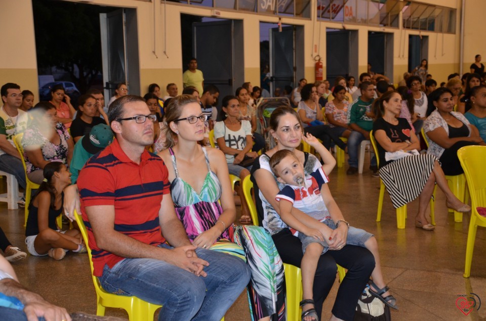 Dom Redovino celebra missa de encerramento do 25° carnaval com Cristo