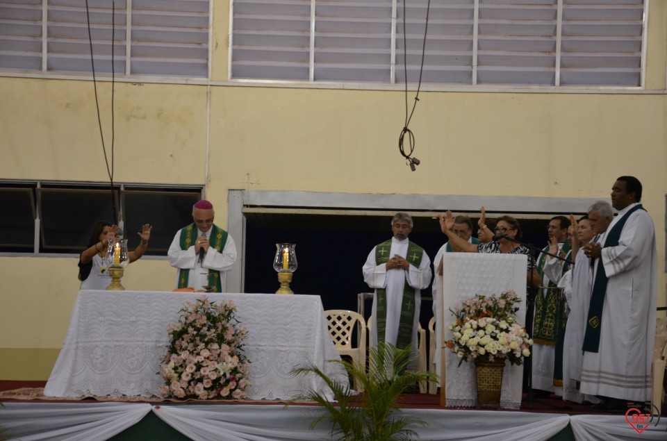Dom Redovino celebra missa de encerramento do 25° carnaval com Cristo