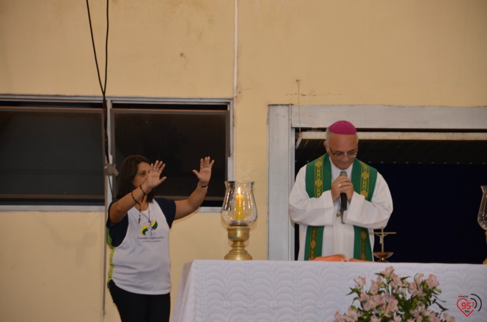 Dom Redovino celebra missa de encerramento do 25° carnaval com Cristo