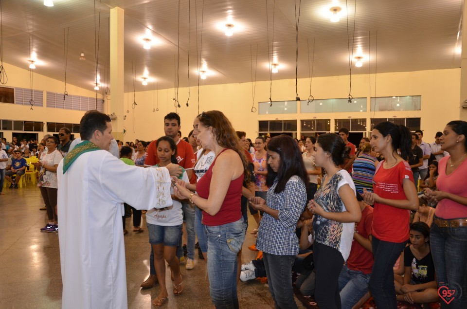 Dom Redovino celebra missa de encerramento do 25° carnaval com Cristo