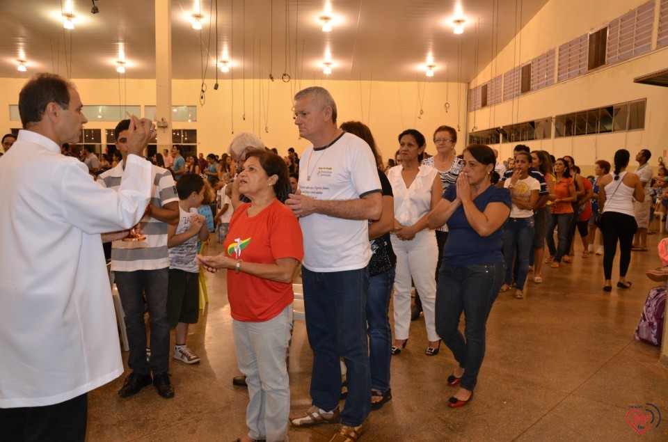 Dom Redovino celebra missa de encerramento do 25° carnaval com Cristo