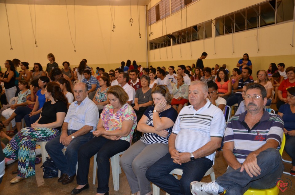 Dom Redovino celebra missa de encerramento do 25° carnaval com Cristo