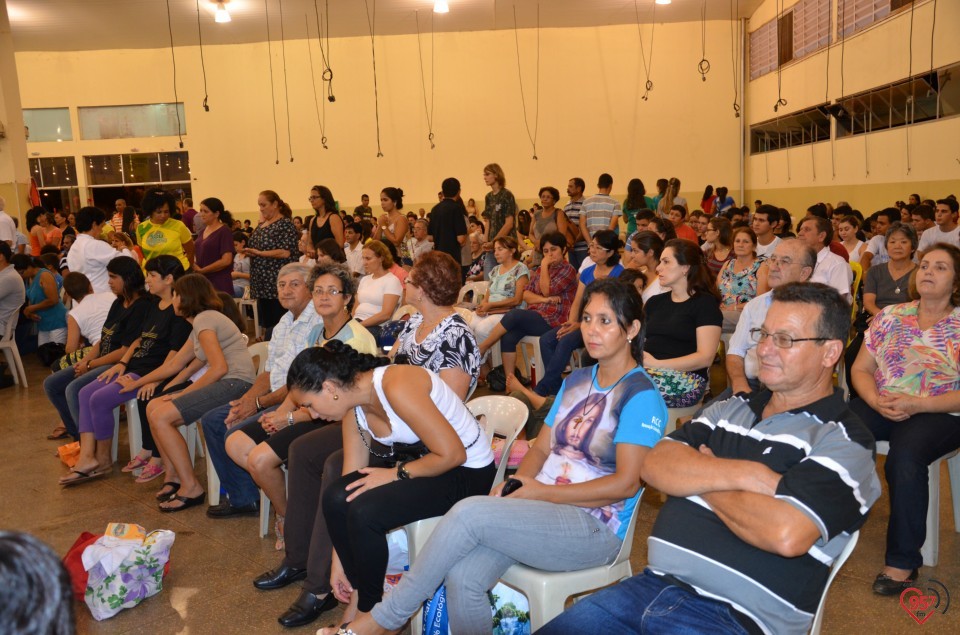 Dom Redovino celebra missa de encerramento do 25° carnaval com Cristo