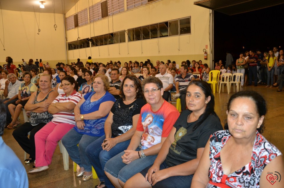 Dom Redovino celebra missa de encerramento do 25° carnaval com Cristo